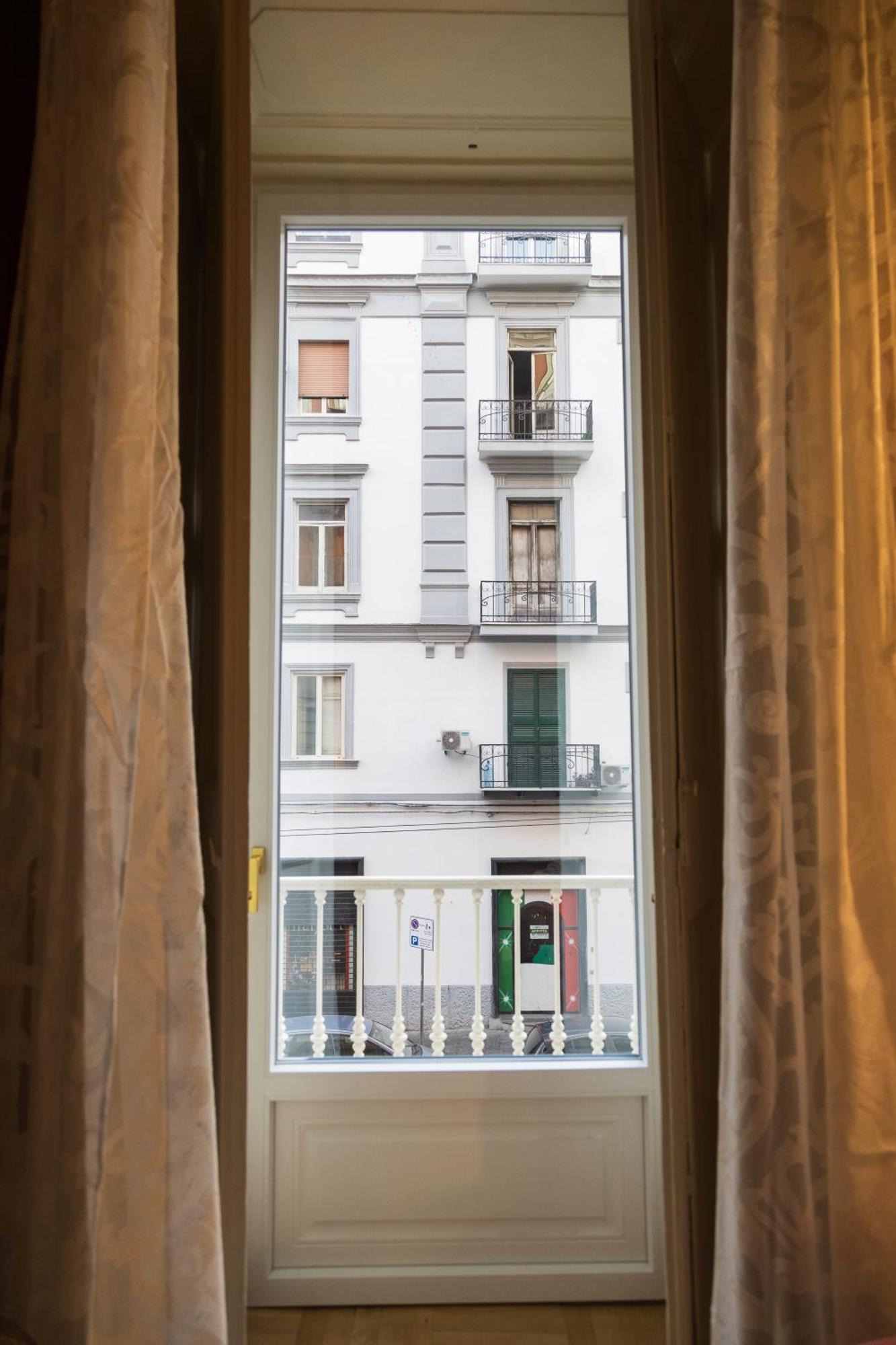 I Leoni Di Rosaroll Bed and Breakfast Napels Buitenkant foto