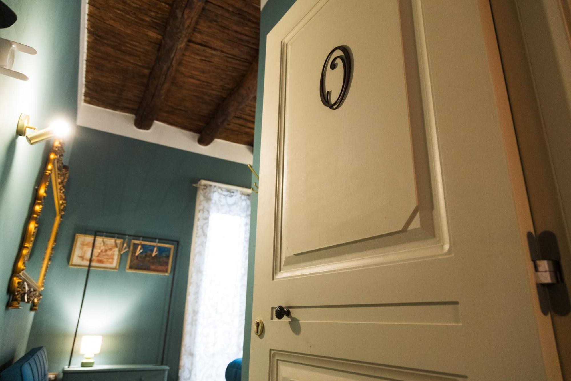 I Leoni Di Rosaroll Bed and Breakfast Napels Buitenkant foto
